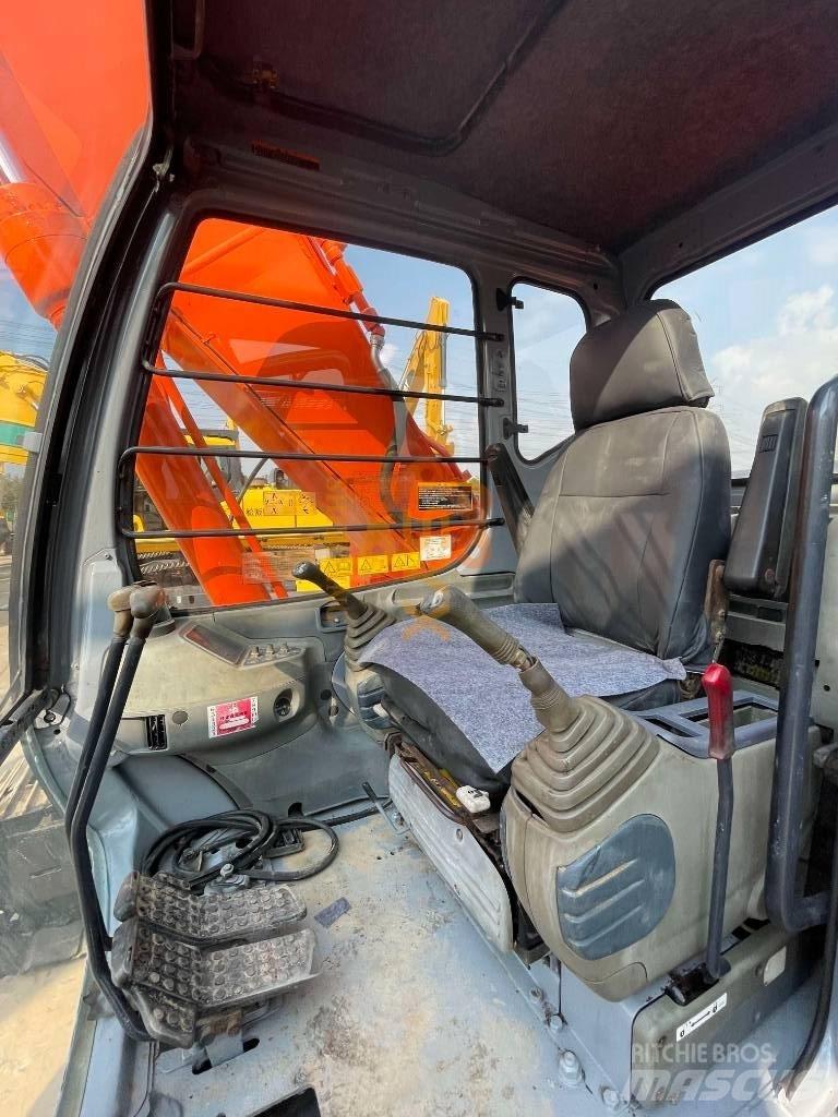 Hitachi EX 200 Paletli ekskavatörler