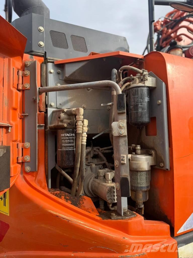 Hitachi ZX 135 US Paletli ekskavatörler