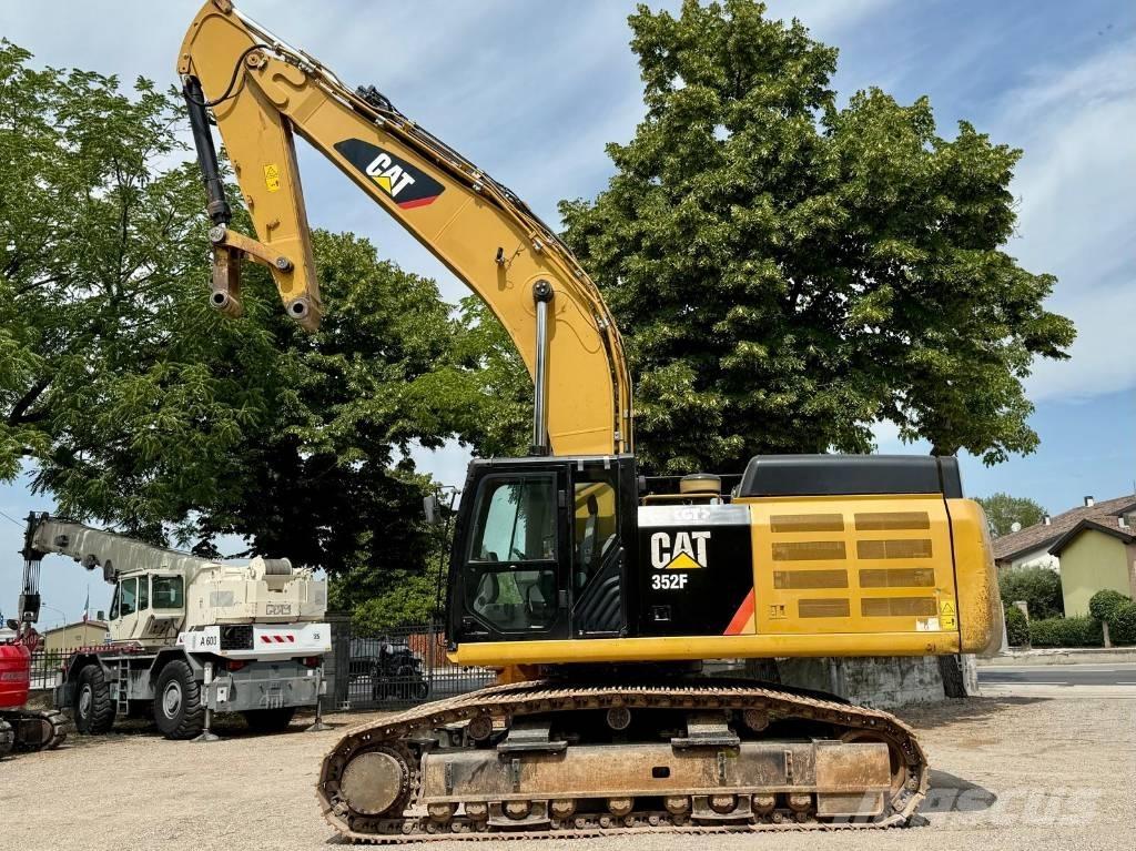 CAT 352 F Paletli ekskavatörler
