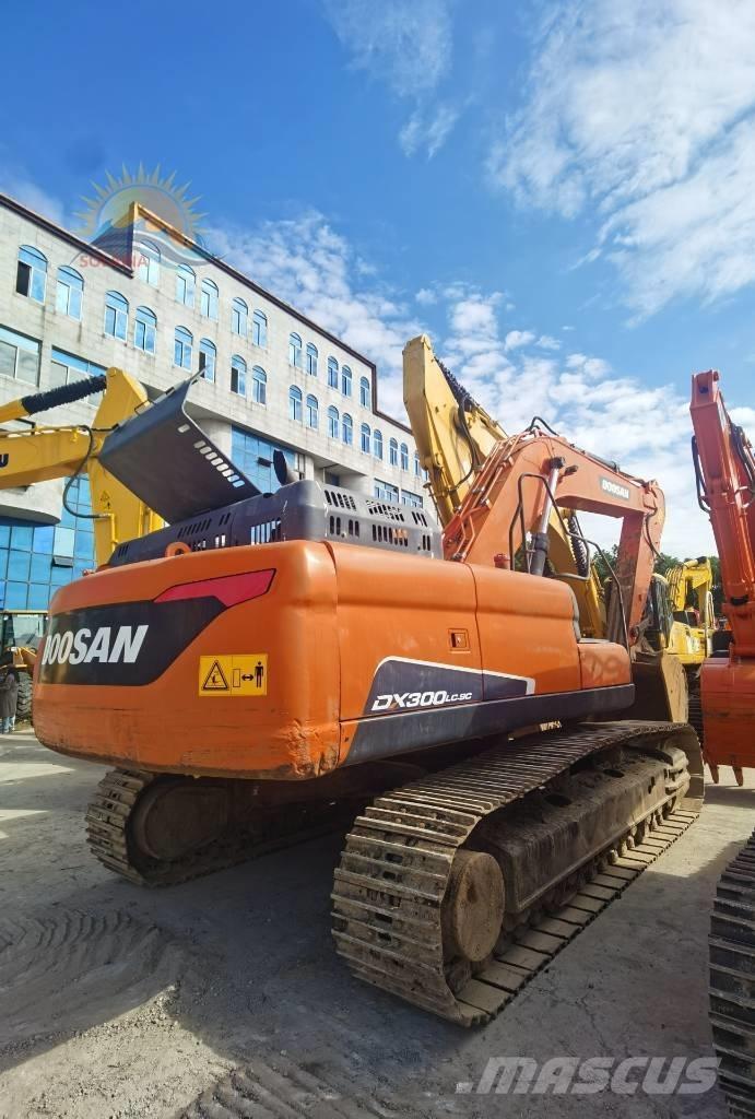 Doosan DX 300 LC Paletli ekskavatörler