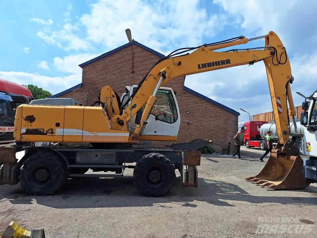 Liebherr A904C Lastik tekerli ekskavatörler