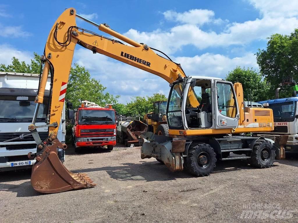Liebherr A904C Lastik tekerli ekskavatörler
