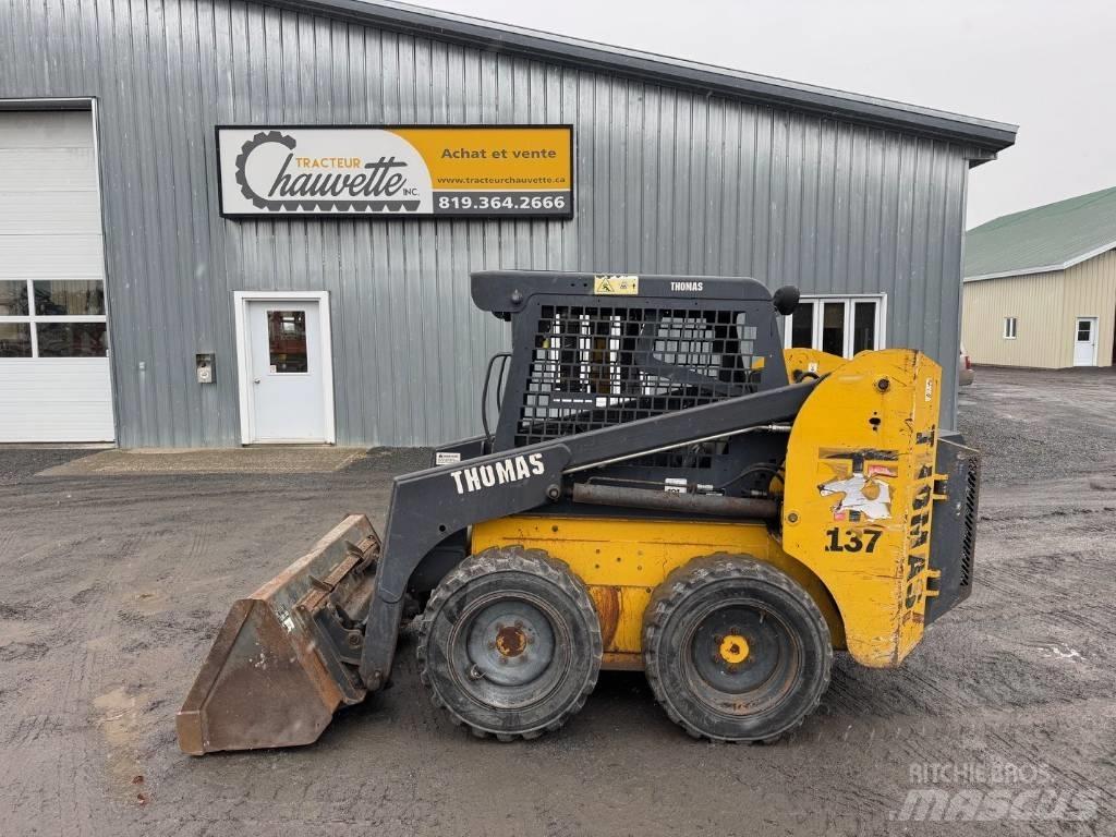Thomas T137 Skid steer loderler