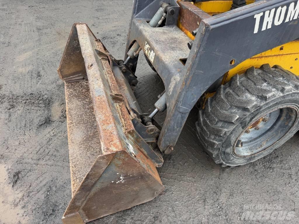 Thomas T137 Skid steer loderler