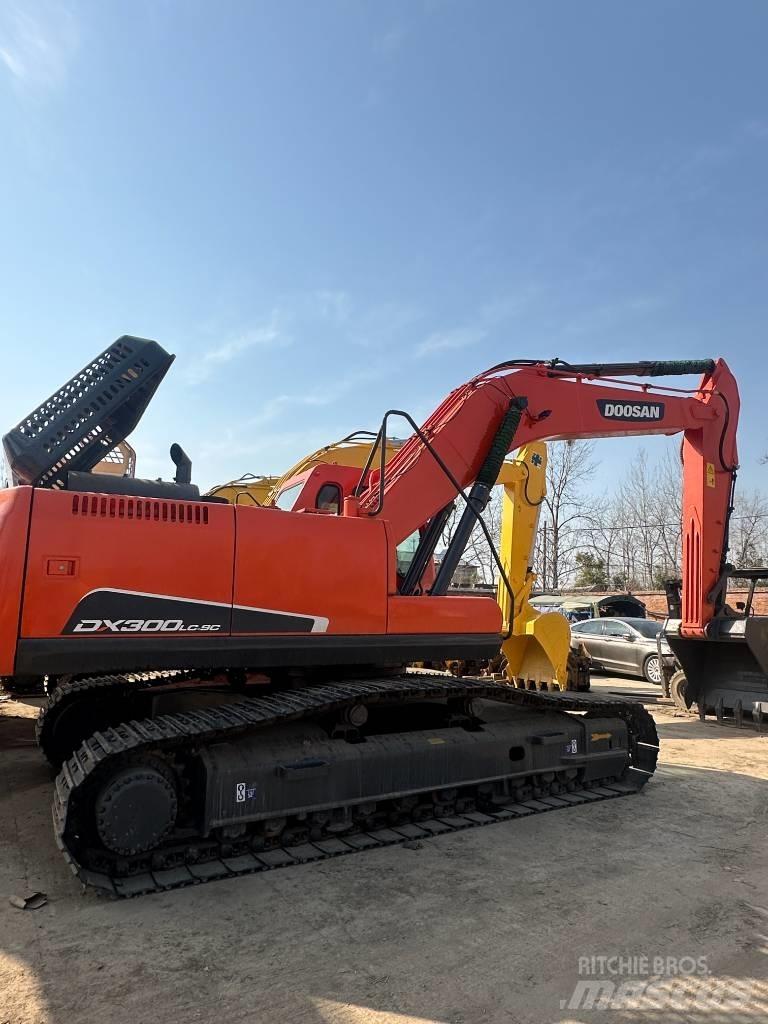 Doosan DX 300 Paletli ekskavatörler