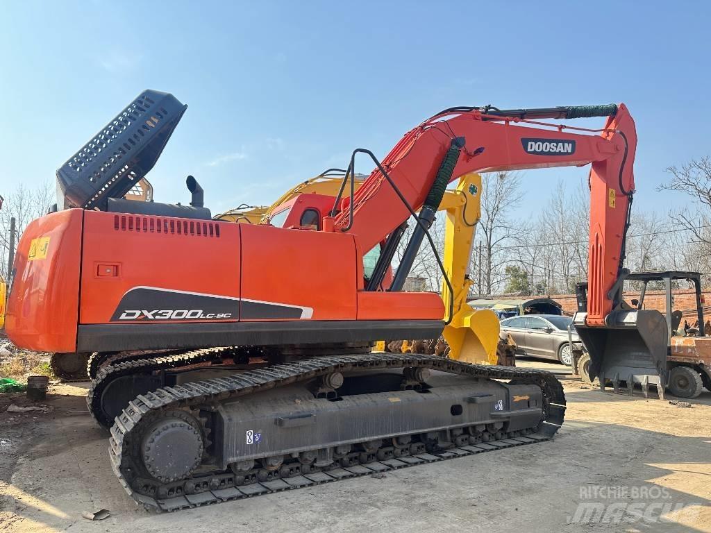 Doosan DX 300 Paletli ekskavatörler