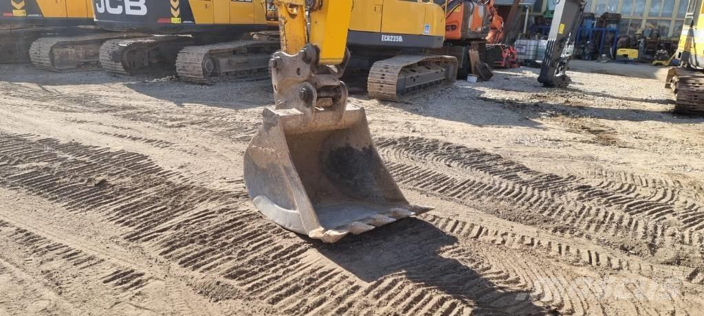 JCB JS 145 LC Plus Paletli ekskavatörler