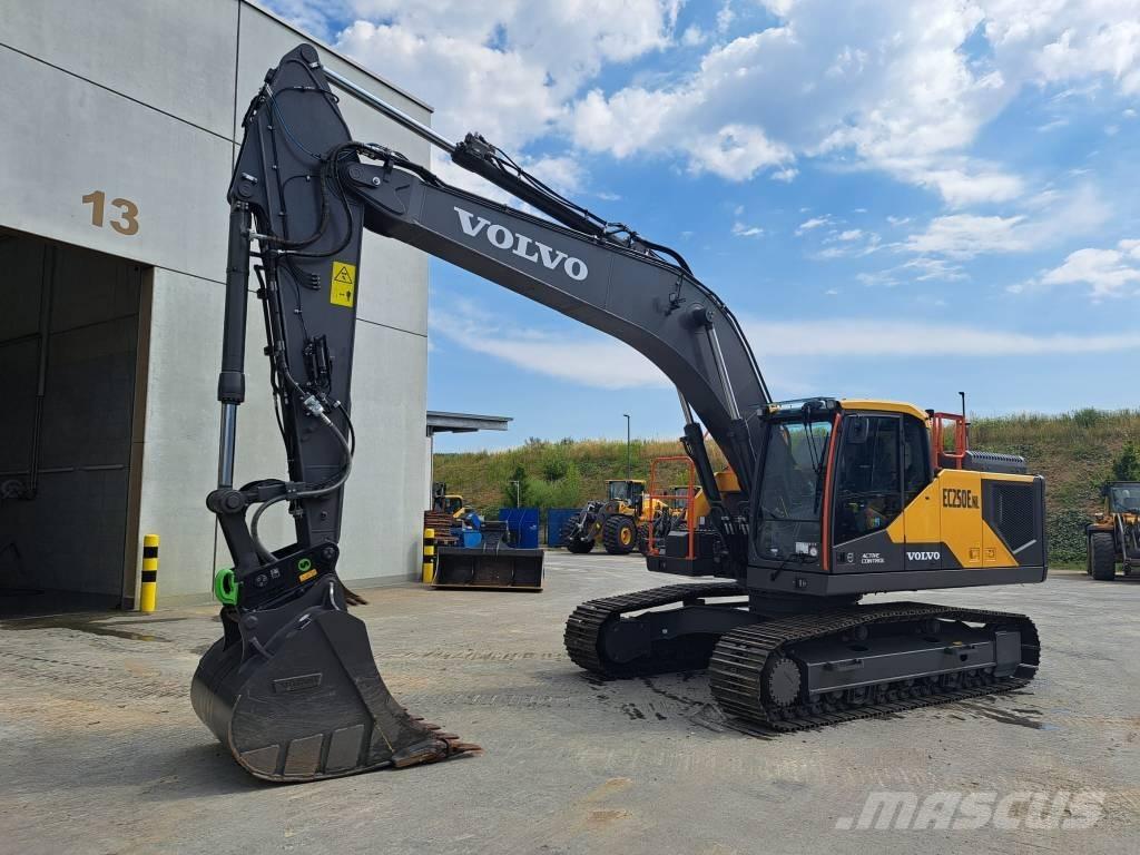 Volvo EC250ENL Paletli ekskavatörler