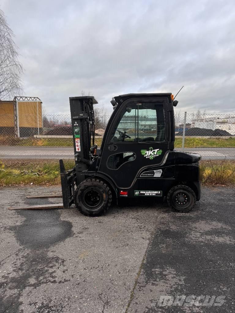 Mitsubishi FD 25 N3 Dizel forkliftler