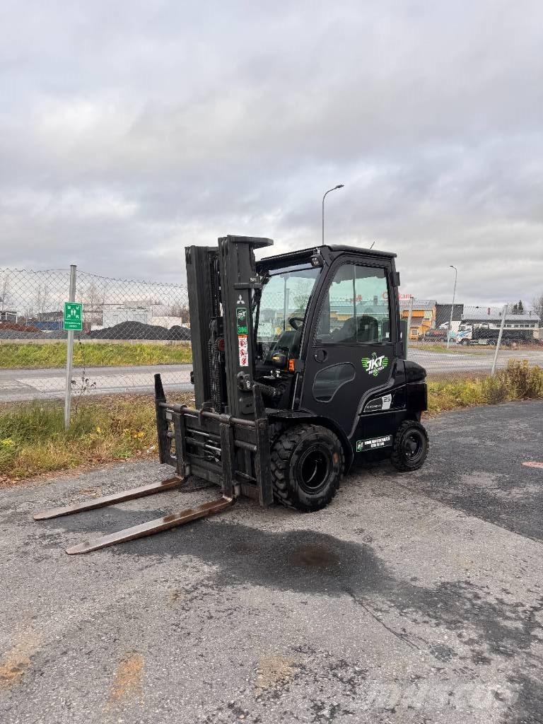 Mitsubishi FD 25 N3 Dizel forkliftler