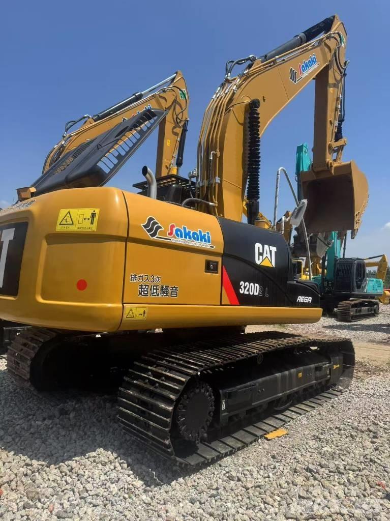 CAT 320D2 Paletli ekskavatörler