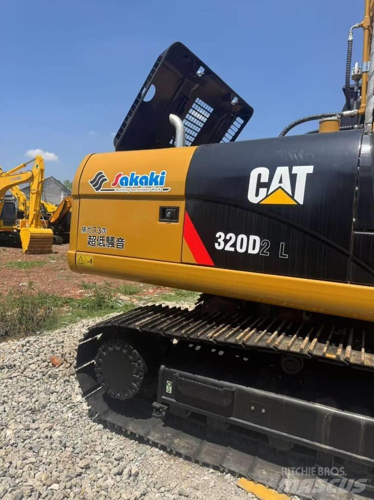 CAT 320D2 Paletli ekskavatörler