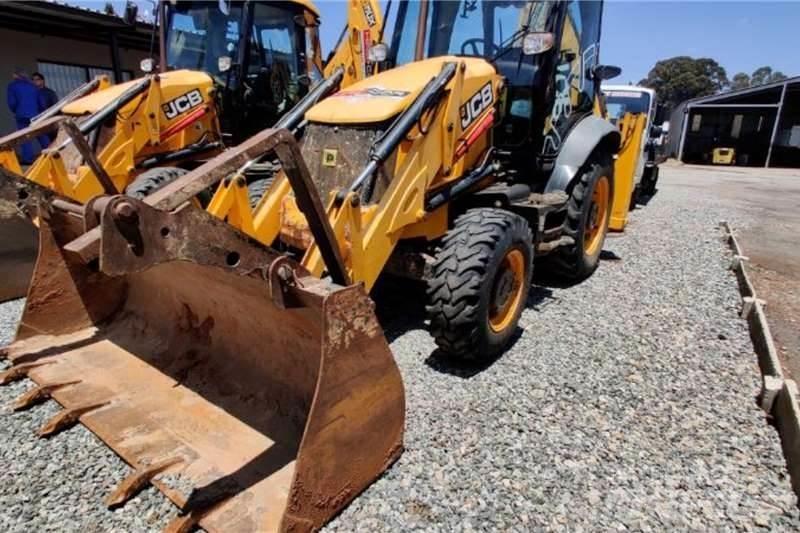 JCB 3CX 4X4 Kazıcı yükleyiciler - beko loder