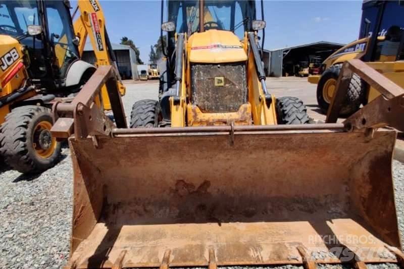 JCB 3CX 4X4 Kazıcı yükleyiciler - beko loder