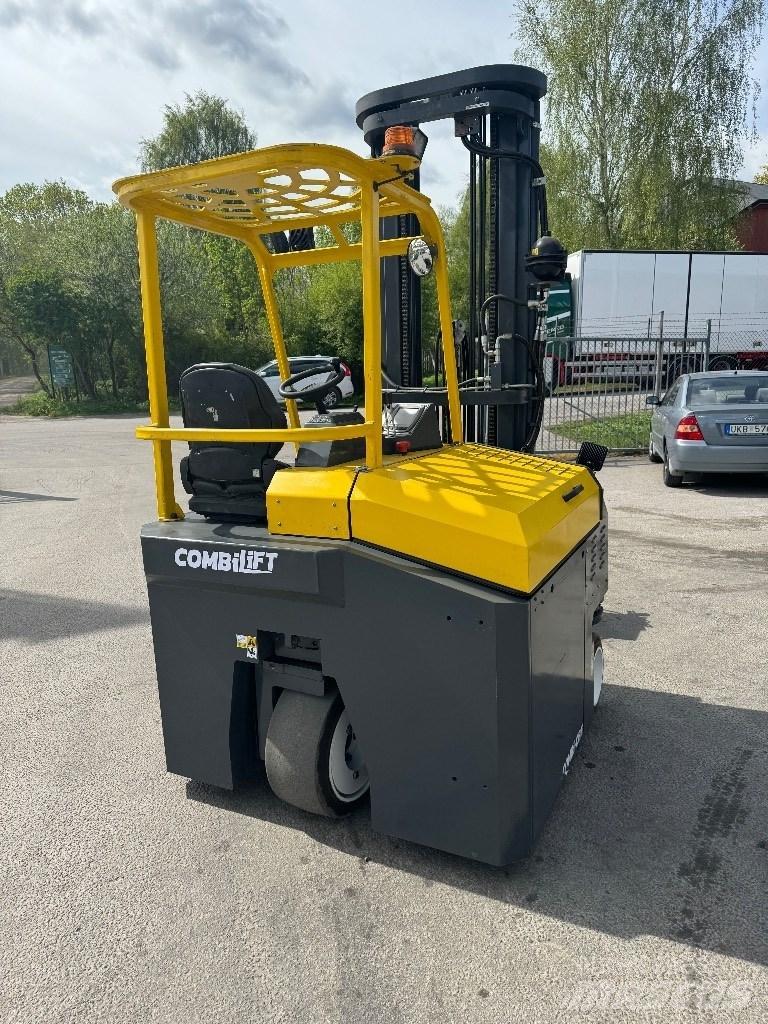 Combilift CBE3000 4 yönlü reach truck