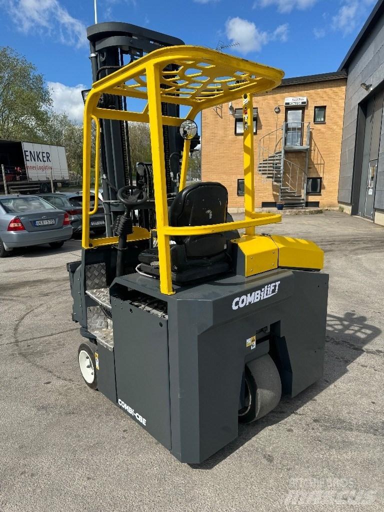 Combilift CBE3000 4 yönlü reach truck