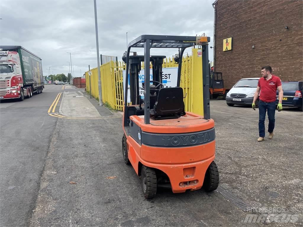 Toyota FBM16 Elektrikli forkliftler