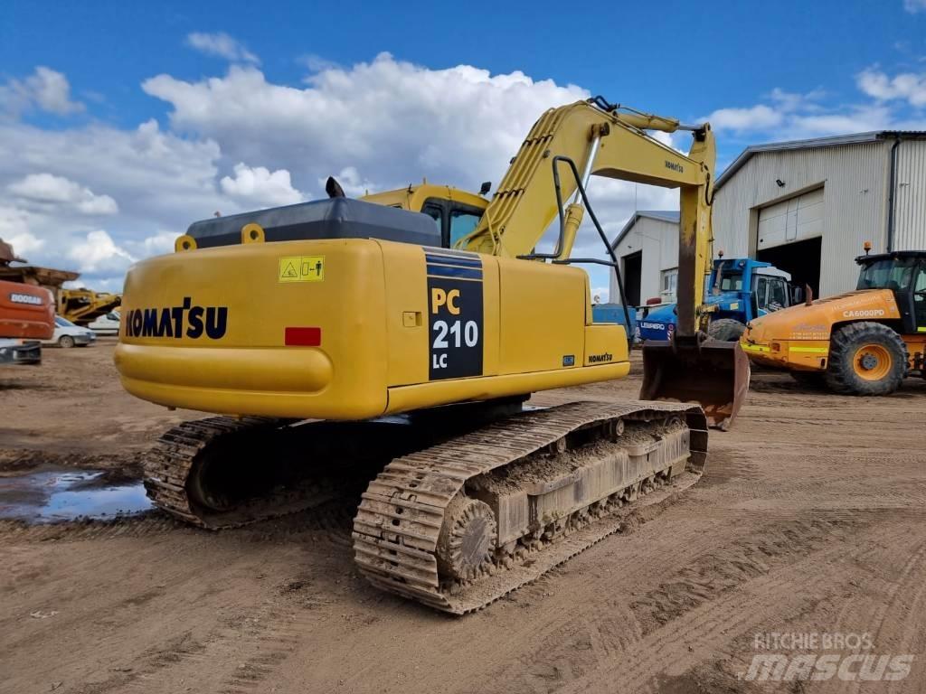 Komatsu PC 210-6 Paletli ekskavatörler