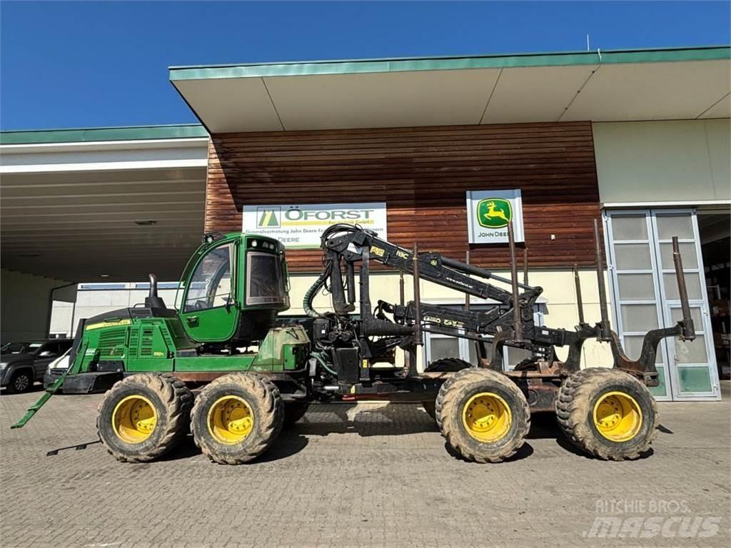 John Deere 1110 G Tomruk yükleyici traktörler