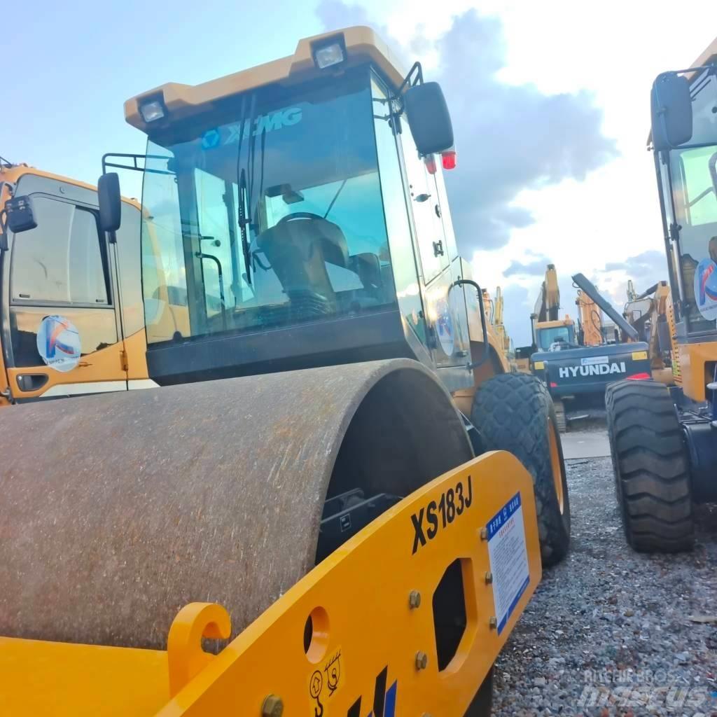 XCMG XS 183 J Tek tamburlu silindirler