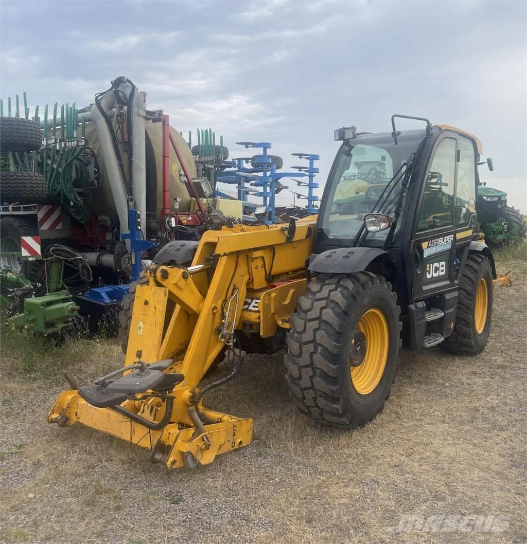 JCB 542-70 Tarimsal teleskopik yükleyiciler
