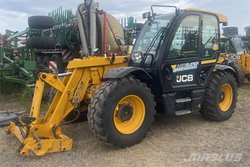 JCB 542-70 Tarimsal teleskopik yükleyiciler