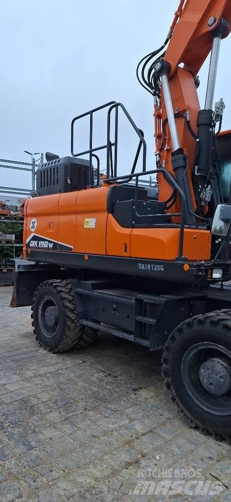 Doosan DX 190 W-7 Lastik tekerli ekskavatörler