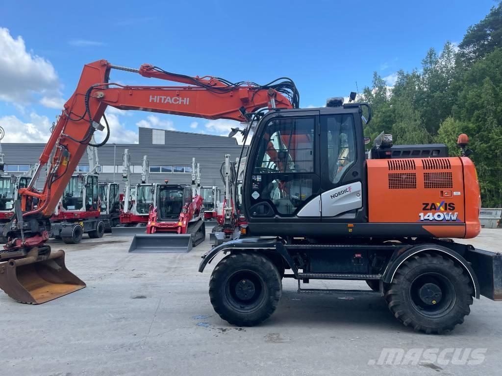 Hitachi 140W Lastik tekerli ekskavatörler
