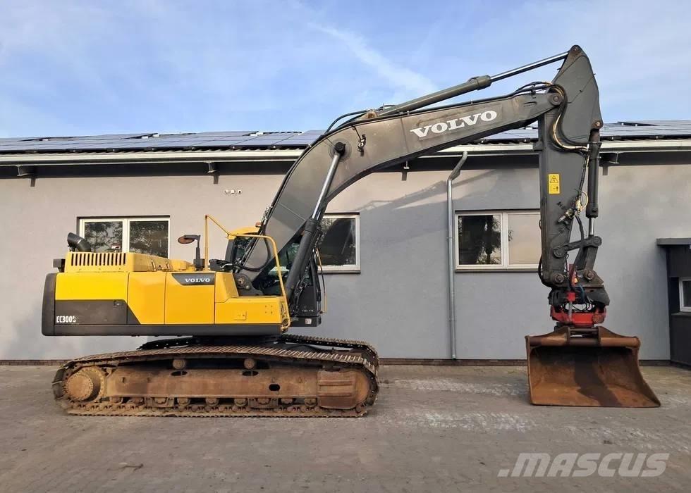 Volvo EC 300 D L Paletli ekskavatörler