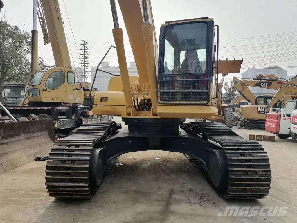 Komatsu PC 300 Paletli ekskavatörler