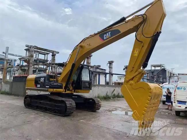 CAT 330D Paletli ekskavatörler