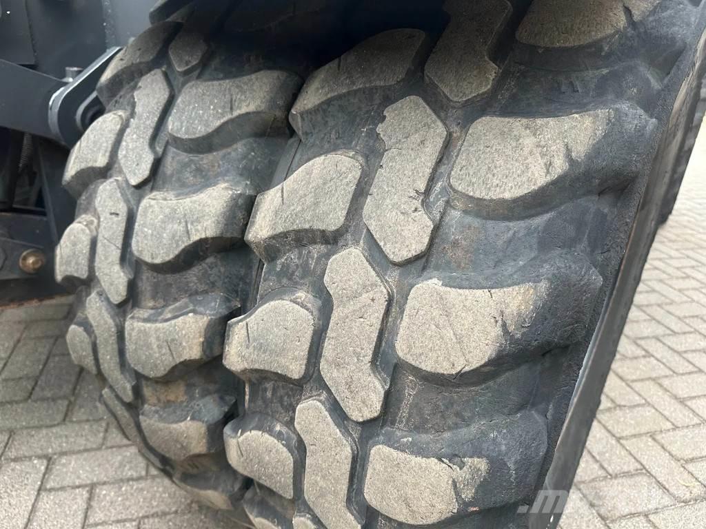 Doosan DX140W-5 Lastik tekerli ekskavatörler