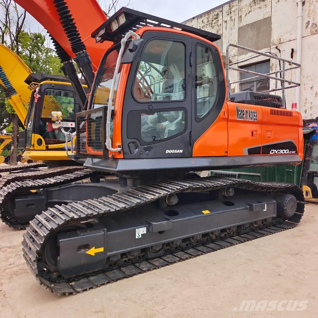 Doosan DX 300 Paletli ekskavatörler
