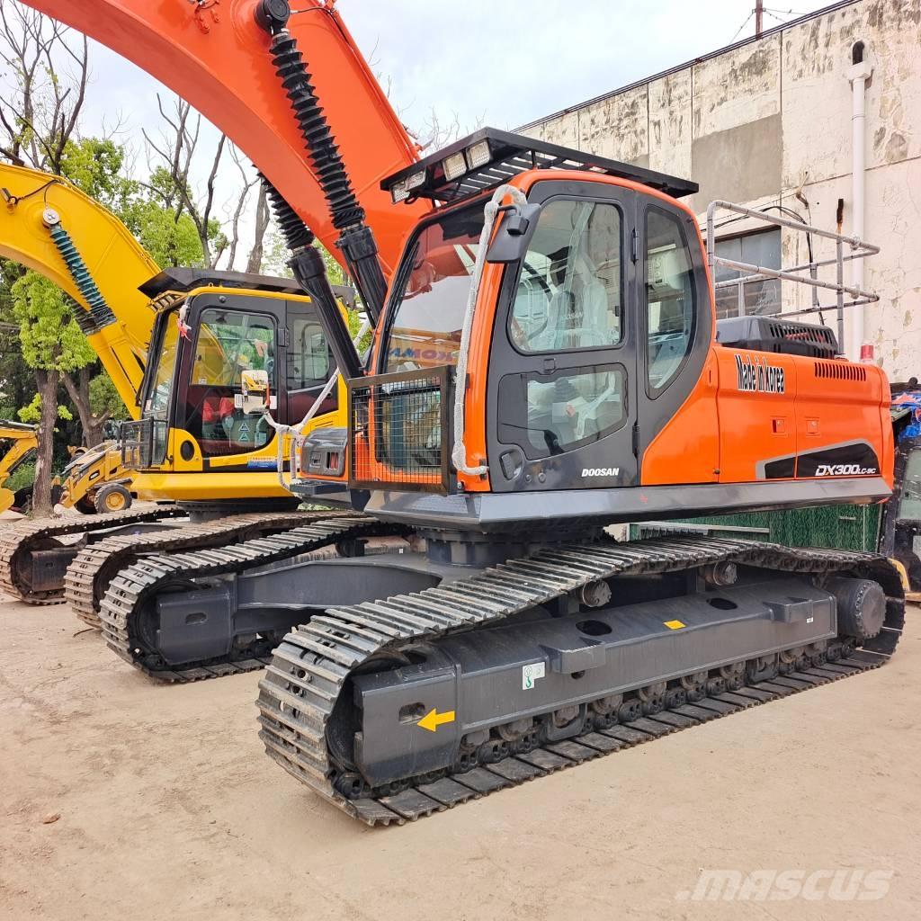 Doosan DX 300 Paletli ekskavatörler