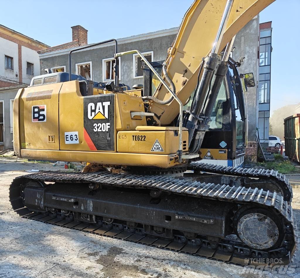 CAT 320F Paletli ekskavatörler