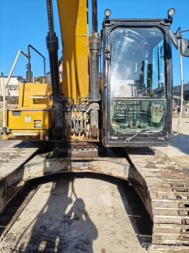 CAT 320F Paletli ekskavatörler