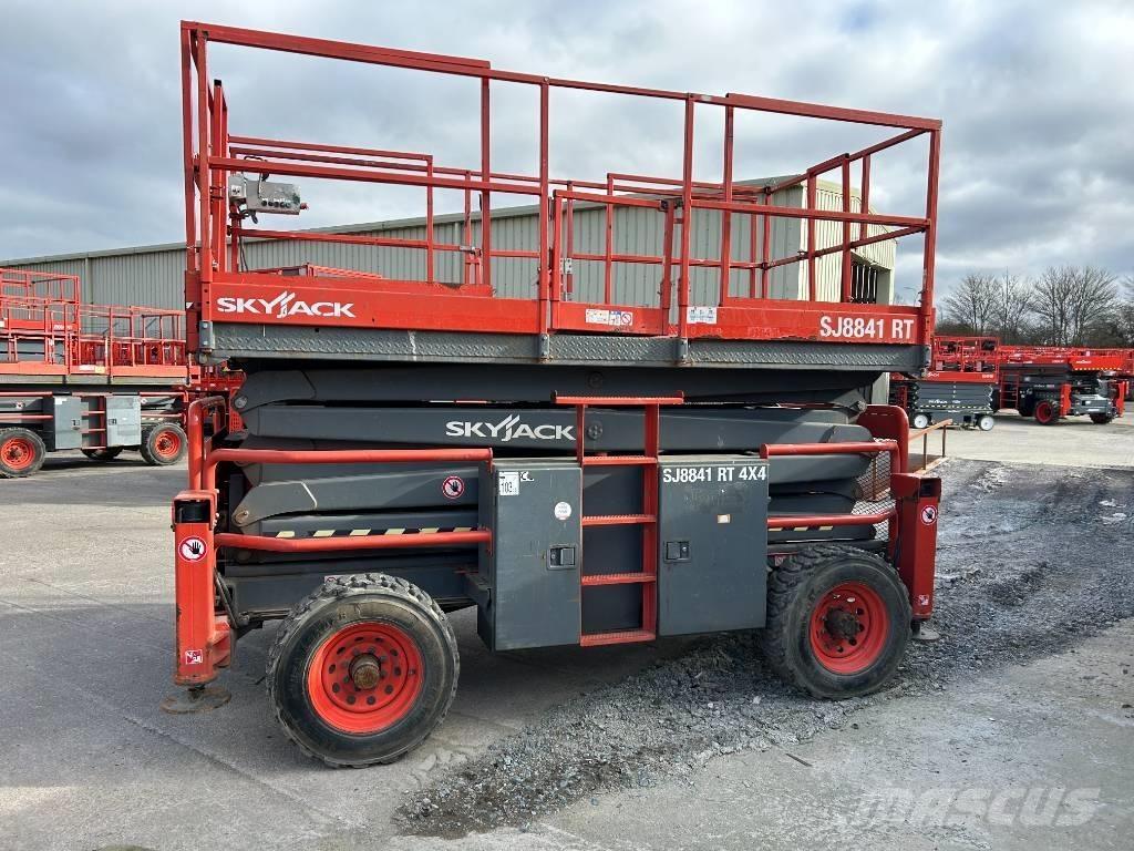 SkyJack SJ 8841 RT Makasli platformlar