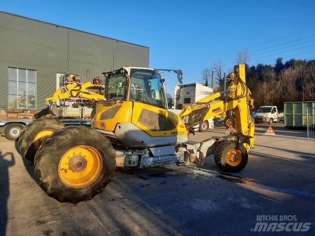 Menzi Muck M535 Lastik tekerli ekskavatörler