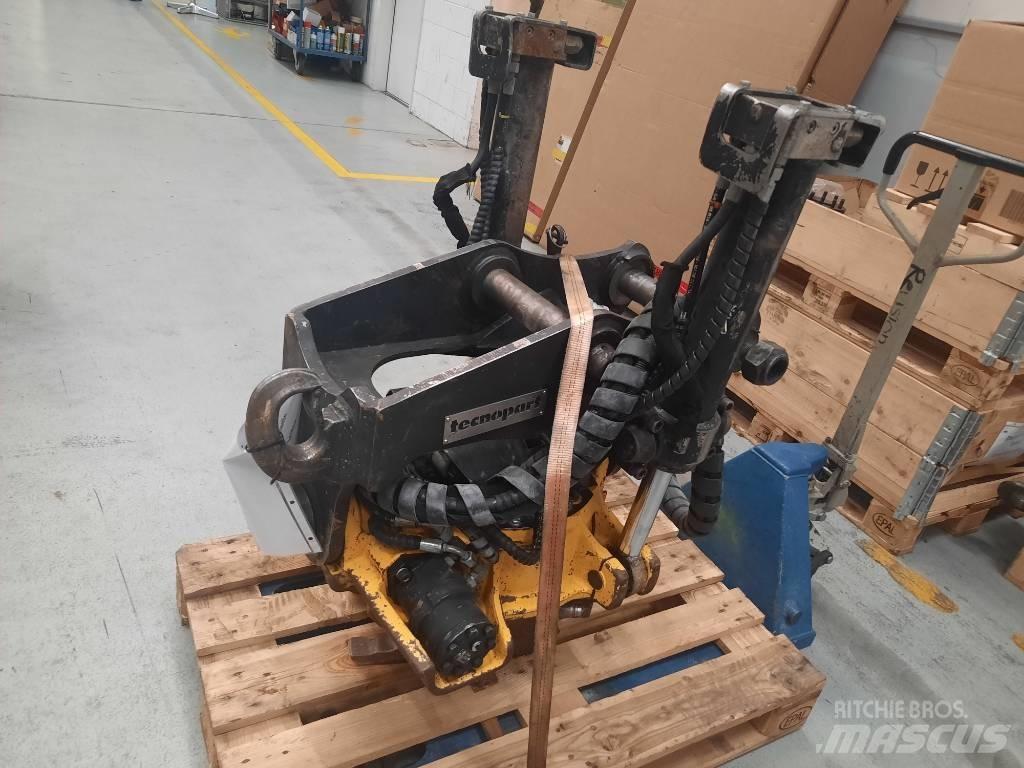 Menzi Muck M535 Lastik tekerli ekskavatörler