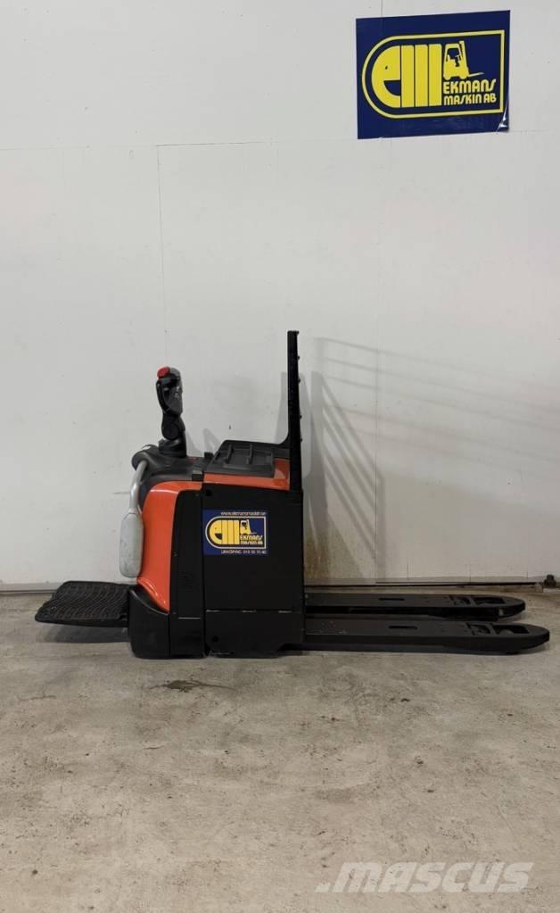 BT truck LPE 220 Düsük seviye platformu