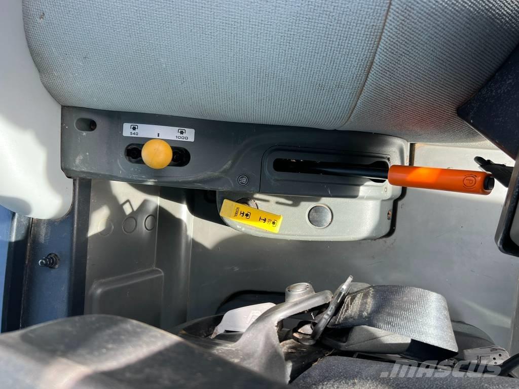 CLAAS Atos 230 Traktörler