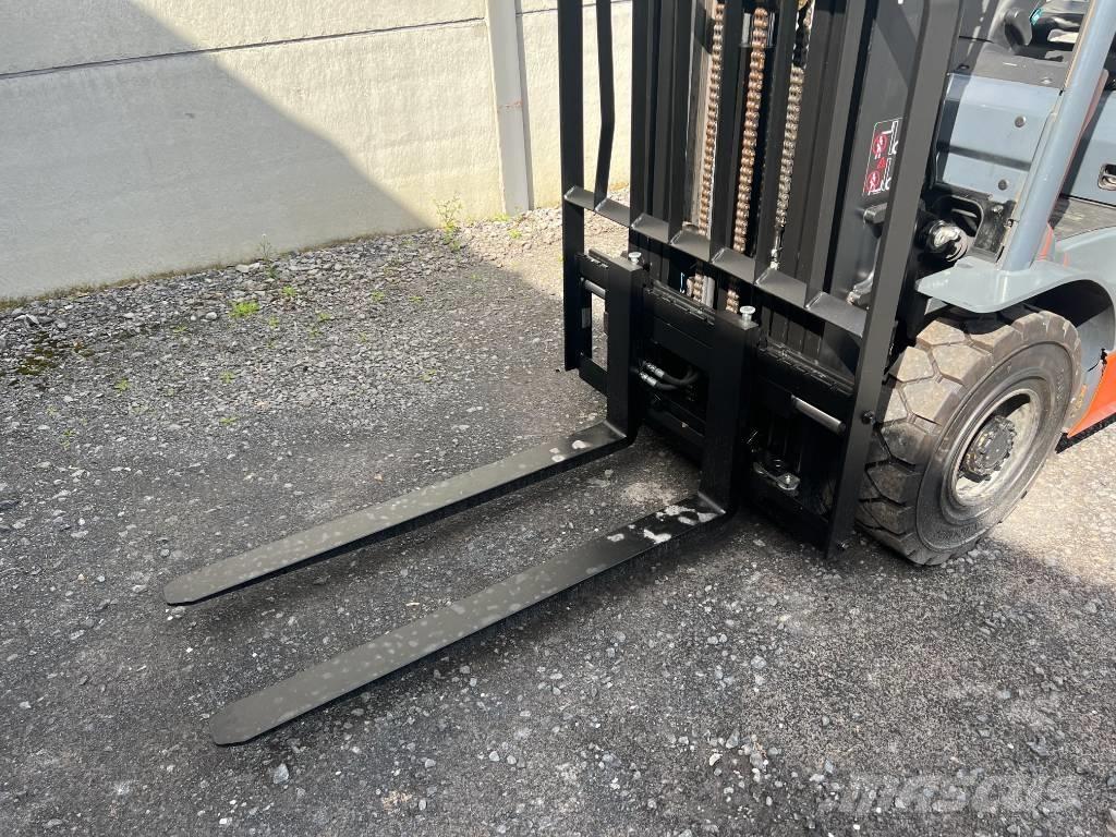 Toyota 02-8 FGF 25 LPG'li forkliftler