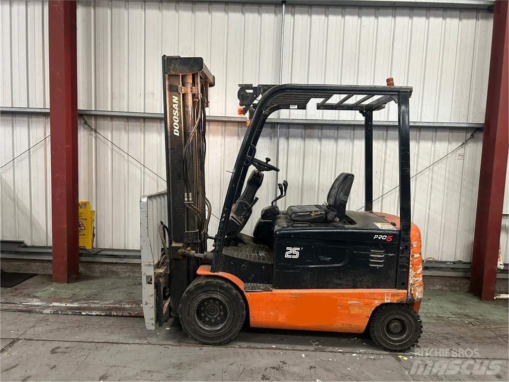 Doosan B25X-5 Elektrikli forkliftler