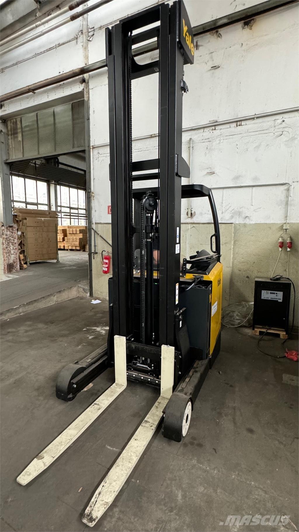 Yale MR16 Reach truck - depo içi istif araçları