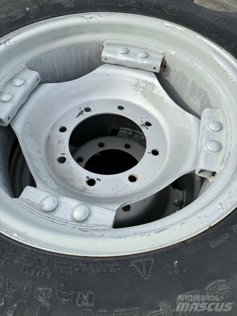 Goodyear 13.6R38 Tekerlekler