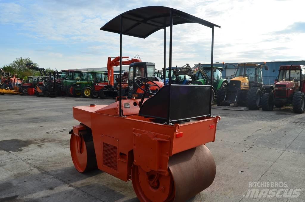 Bomag BW 90 Çift tamburlu silindirler