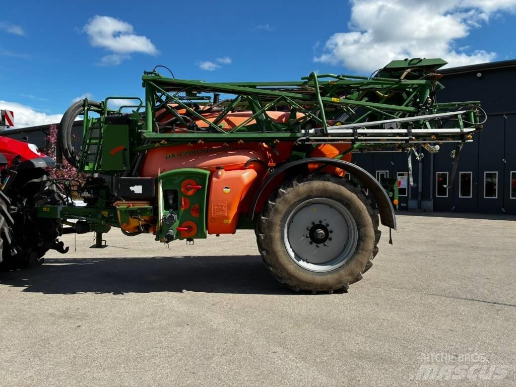 Amazone UX 4200 Çekilir pülverizatörler