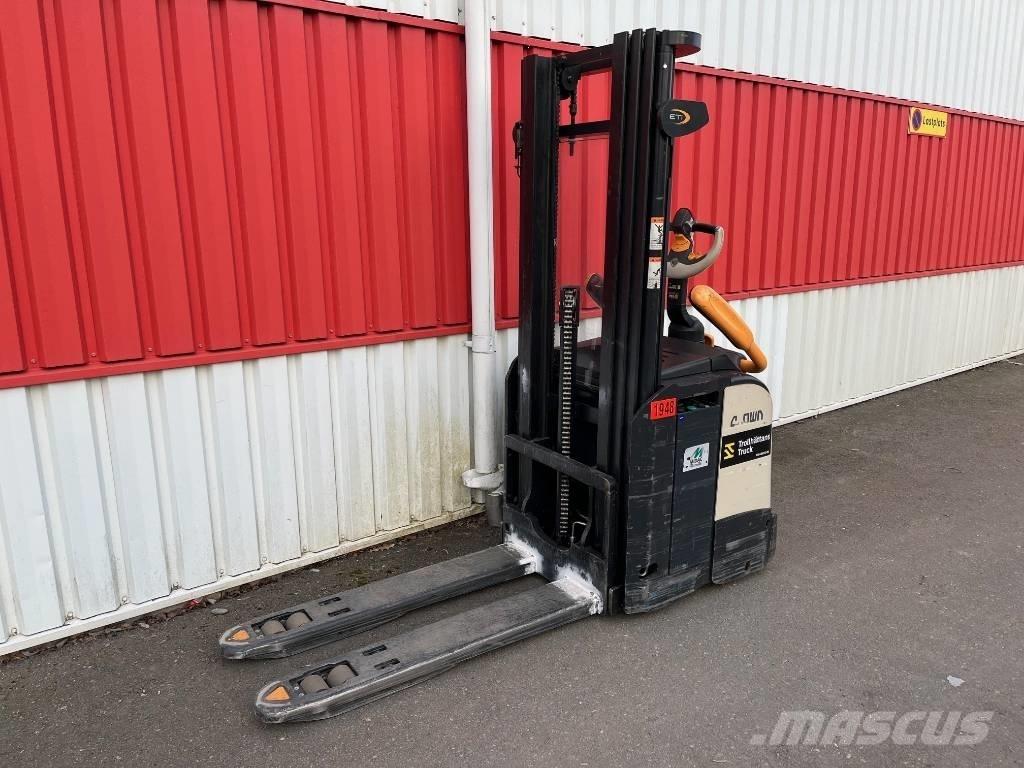 Crown ETi 4000-1.2 Yaya kumandali istif makinasi