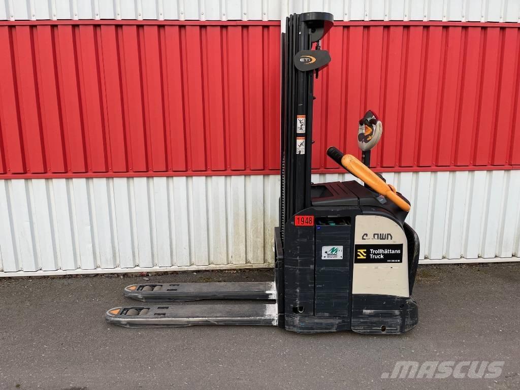 Crown ETi 4000-1.2 Yaya kumandali istif makinasi