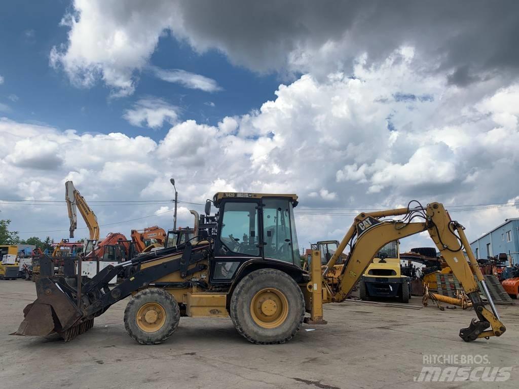 CAT 442 D Kazıcı yükleyiciler - beko loder